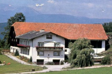 Austria Privát Sankt Corona am Wechsel, Exterior